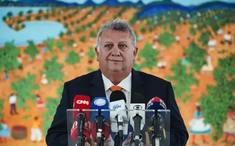 Brasília (DF), 21/02/2024, O presidente da Caixa, Carlos Vieira, durante entrevista coletiva após reunião com o presidente Lula, no Palácio do Planalto.  Foto: Rafa Neddermeyer/Agência Brasil